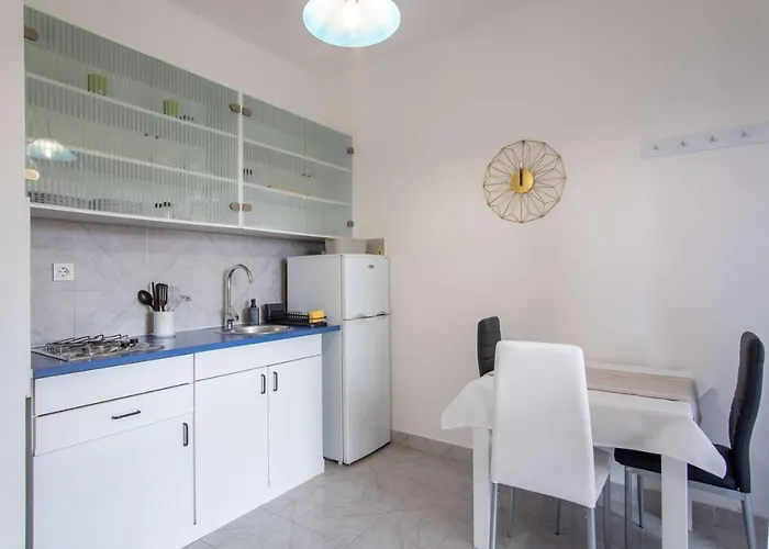 Ostaric Lägenhet Mandre